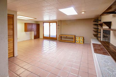 8231 E 3rd Pl, Tucson, AZ 85710 photo 4