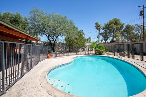 5426 E 3rd St, Tucson, AZ 85711 photo 2