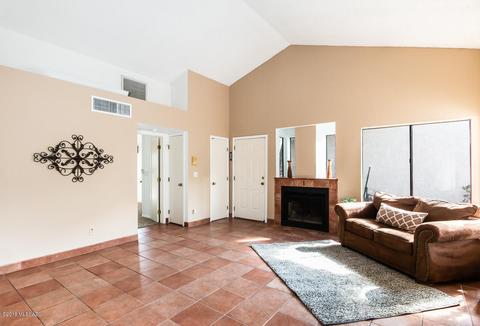 7510 E Harbor Dr, Tucson, AZ 85715 photo 5
