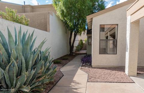 7510 E Harbor Dr, Tucson, AZ 85715 photo 3