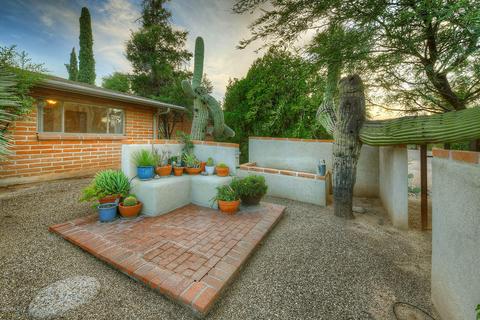 6056 E 4th St, Tucson, AZ 85711 photo 2