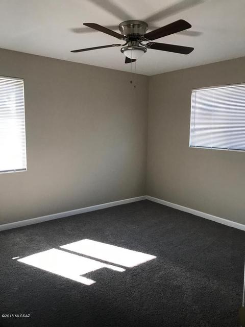 5962 E 24th St, Tucson, AZ 85711 photo 7