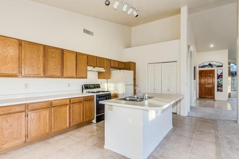 10595 E Barclay Park Loop, Tucson, AZ 85748 photo 9