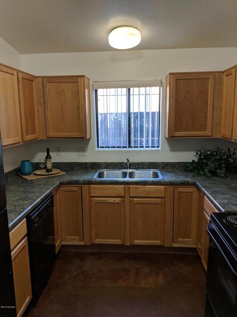 412 E Geronimo Bluff Loop, Tucson, AZ 85705 photo 4