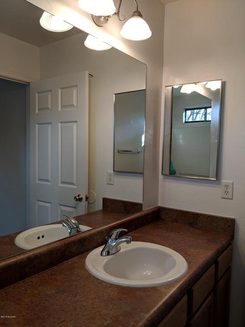 412 E Geronimo Bluff Loop, Tucson, AZ 85705 photo 9