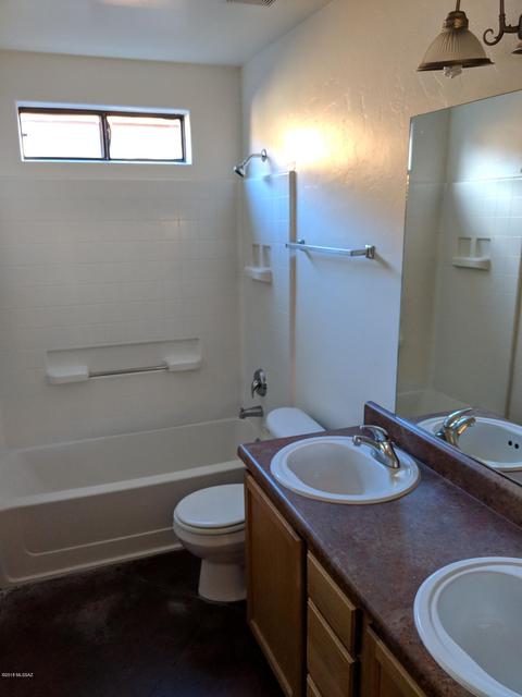 412 E Geronimo Bluff Loop, Tucson, AZ 85705 photo 8