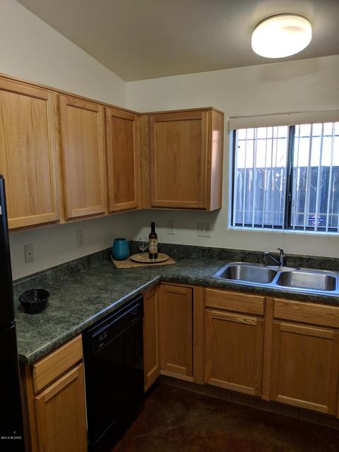 412 E Geronimo Bluff Loop, Tucson, AZ 85705 photo 3