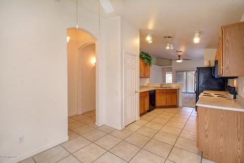 9654 E Belasco Loop, Tucson, AZ 85748 photo 5