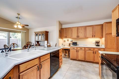 8582 S Compass Dr, Tucson, AZ 85756 photo 17
