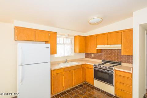 5545 S Oriole Ave, Tucson, AZ 85746 photo 2