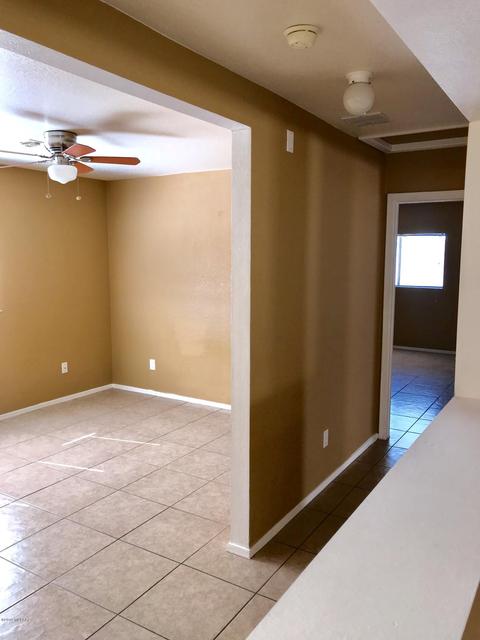 2529 E Knightsbridge Dr, Tucson, AZ 85706 photo 7