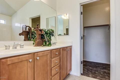 10592 E Feltleaf Willow Trl, Tucson, AZ 85747 photo 12