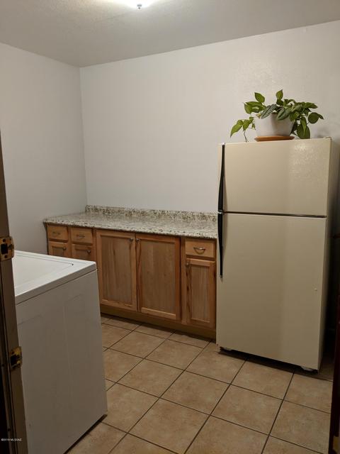 871 E Peppergrass Ln, Tucson, AZ 85719 photo 3