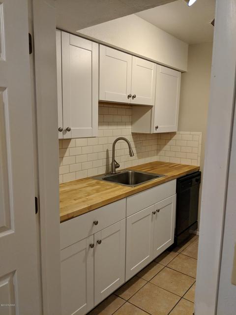 871 E Peppergrass Ln, Tucson, AZ 85719 photo 6