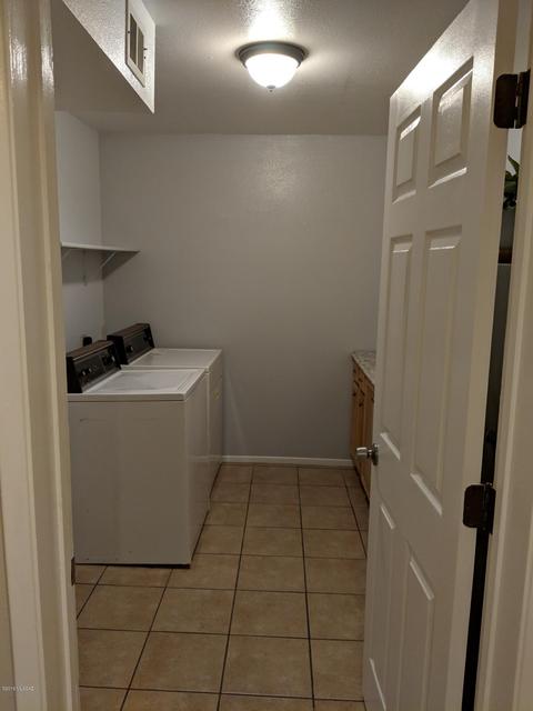 871 E Peppergrass Ln, Tucson, AZ 85719 photo 9