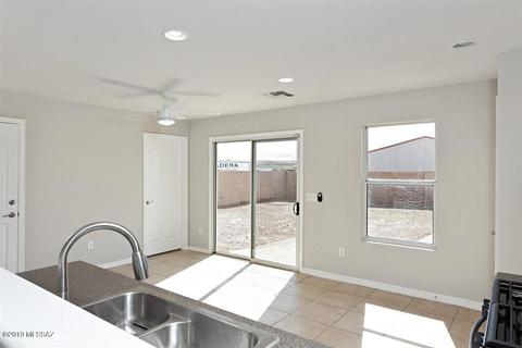 5028 E Desert Straw Ln, Tucson, AZ 85756 photo 6