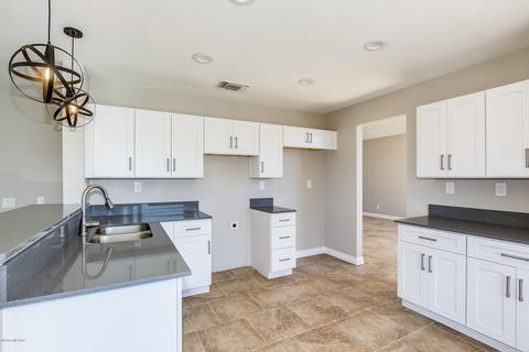 5233 W Eaglestone Loop, Tucson, AZ 85742 photo 6