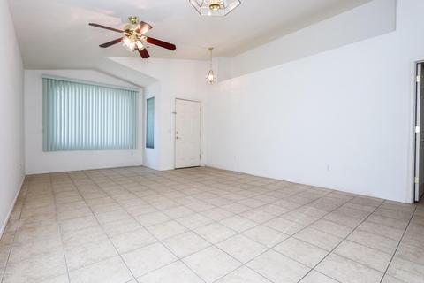 5862 E Chaucers Dr, Tucson, AZ 85756 photo 2