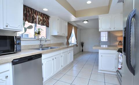 8932 E 35th Cir, Tucson, AZ 85710 photo 9