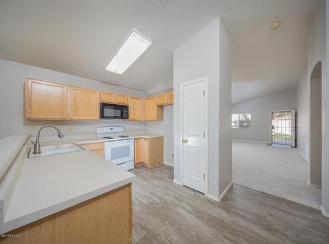 10164 E Desert Crossings Way, Tucson, AZ 85747 photo 7