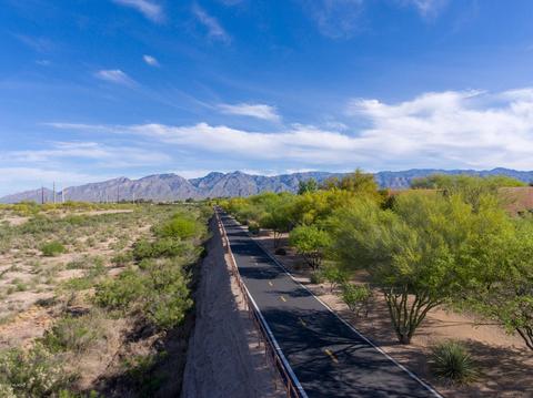 7681 E Chase Park Loop, Tucson, AZ 85710 photo 3