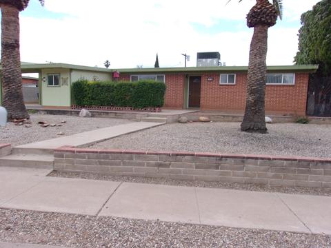 7120 E Sylvane Dr, Tucson, AZ 85710 photo 1