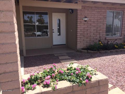 9712 E Watson Dr, Tucson, AZ 85730 photo 2