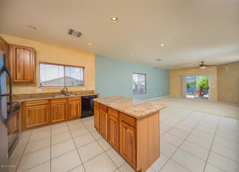 10229 E Wasp Spring Dr, Tucson, AZ 85748 photo 6