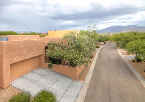 10635 Eisenbergs Pl, Tucson, AZ 85747 photo 3