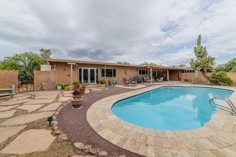 10540 E Rusty Spur Dr, Tucson, AZ 85749 photo 1