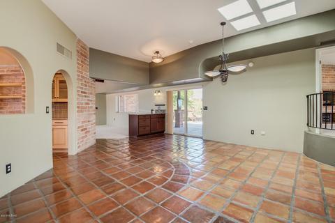 361 E Hillcrest Pl, Tucson, AZ 85704 photo 10