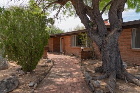 1340 E Thunderhead Dr, Tucson, AZ 85718 photo 2