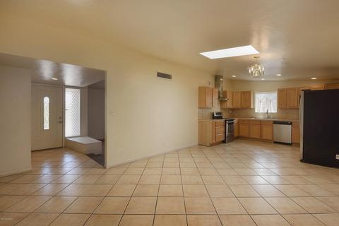 8525 E Colette St, Tucson, AZ 85710 photo 5