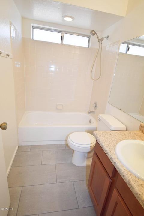 4746 W Latchstring Ct, Tucson, AZ 85741 photo 18