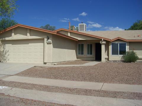 5890 S Stelzer Dr, Tucson, AZ 85746 photo 1