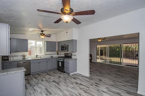 7322 E Beverly Dr, Tucson, AZ 85710 photo 2