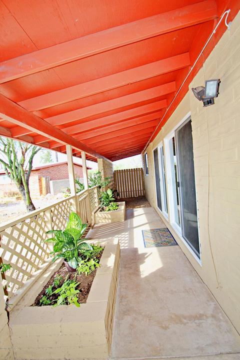 8360 E Cooper Pl, Tucson, AZ 85710 photo 4