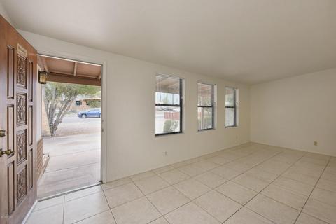 8465 E 25th St, Tucson, AZ 85710 photo 3