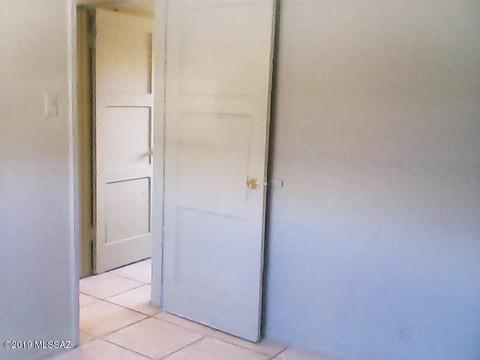2527-2529 E Cameron Vista Ave S, Tucson, AZ 85713 photo 7