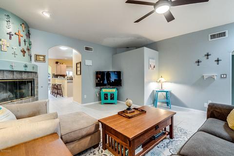 512 E Savannah St, Vail, AZ 85641 photo 1