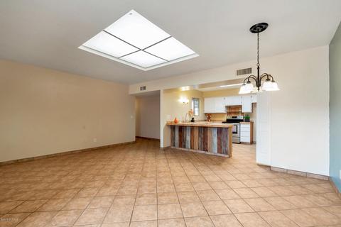 229 E Scheibe Way, Tucson, AZ 85705 photo 9