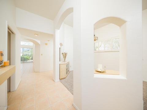 669 E Squirrel Tail Dr, Tucson, AZ 85704 photo 2