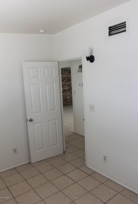 2957 E 24th St, Tucson, AZ 85713 photo 5