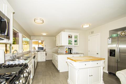 8712 E 7th St, Tucson, AZ 85710 photo 3