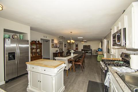 8712 E 7th St, Tucson, AZ 85710 photo 6