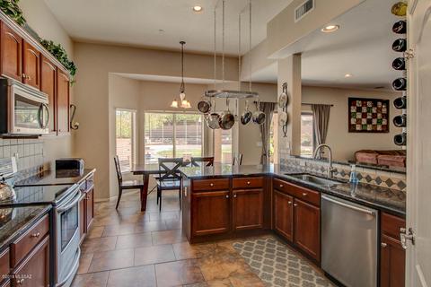 7441 W Ruby Chip Dr, Tucson, AZ 85743 photo 2