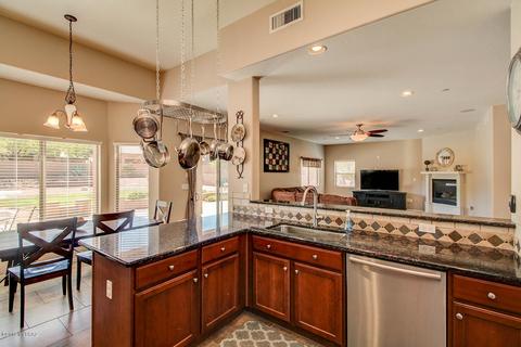 7441 W Ruby Chip Dr, Tucson, AZ 85743 photo 4