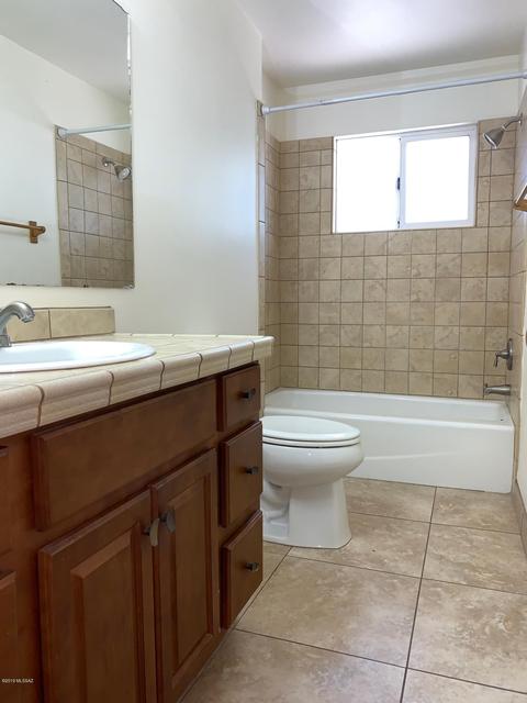 6071 E Sylvane St, Tucson, AZ 85711 photo 4