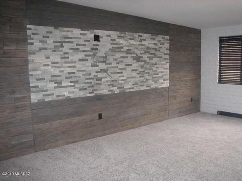 8340 E Beverly St, Tucson, AZ 85710 photo 2
