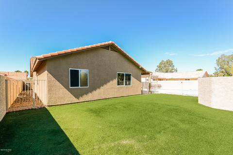 9749 E Paseo Del Tornasol, Tucson, AZ 85747 photo 5
